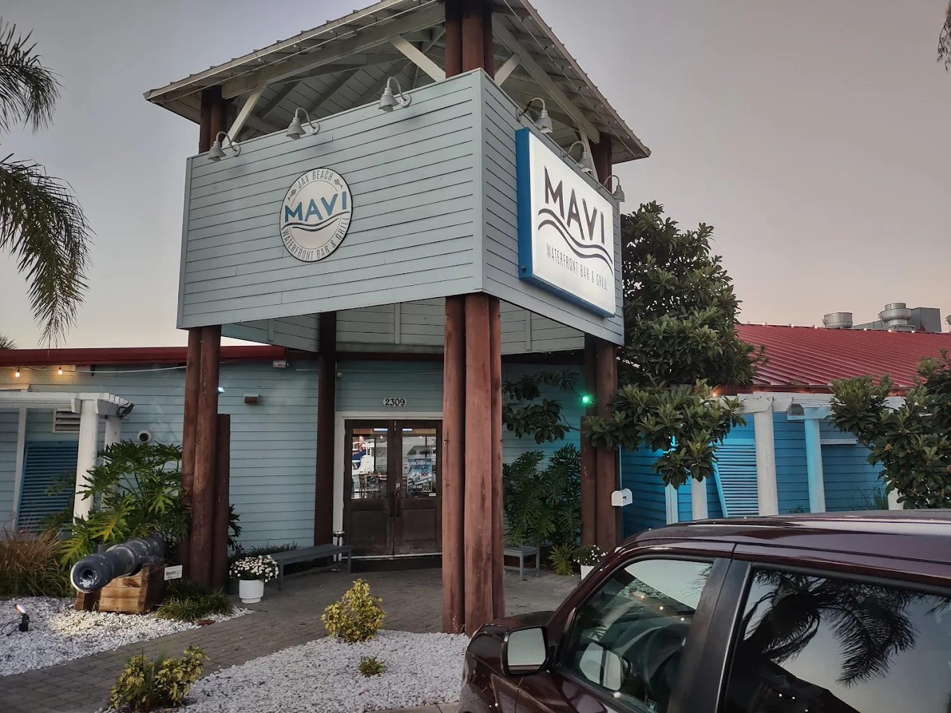 Mavi Waterfront Bar & Grill – Jacksonville Beach 6 unnamed (99)