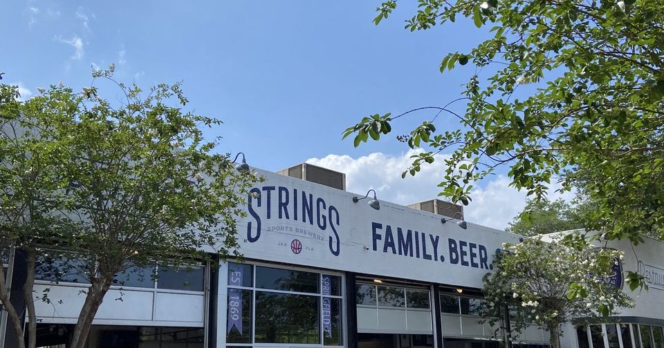 Strings Sports Brewery – Springfield in Jacksonville